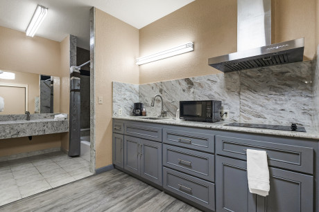 King Mini Suite