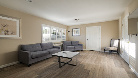 Executive Suite with Full Kitchen
