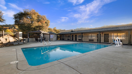 Country Inn Sonora - Swimming Pool